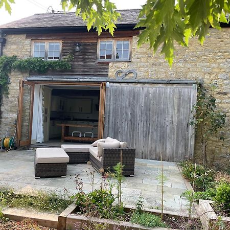 The Carriage House, Haversham Villa Dış mekan fotoğraf