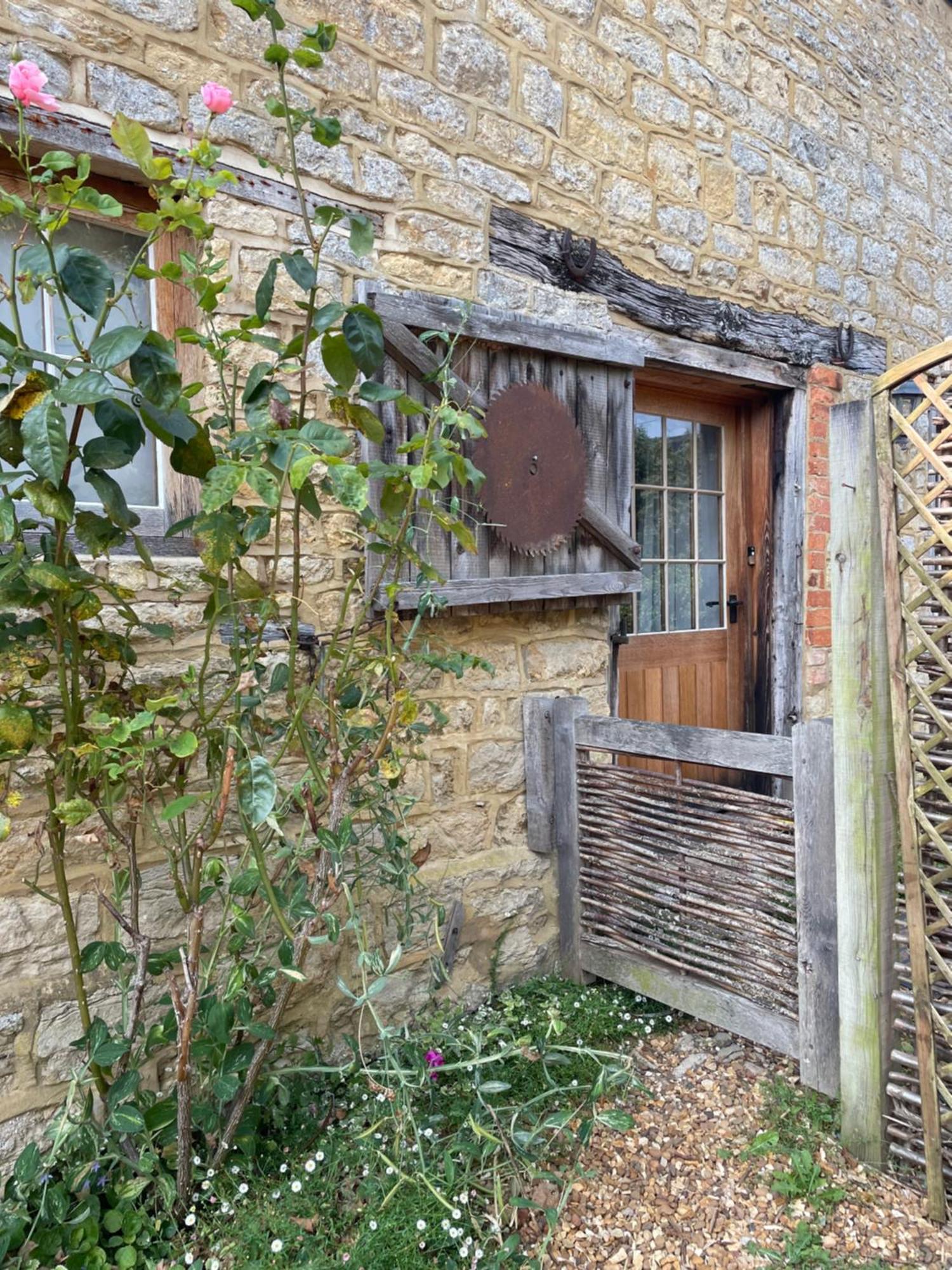 The Carriage House, Haversham Villa Dış mekan fotoğraf